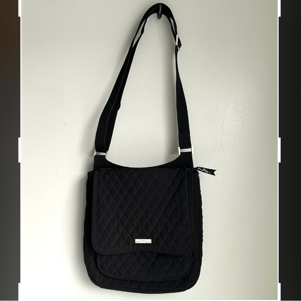 VERA BRADLEY black quilted adjustable strap handbag/ NEW ⭐️